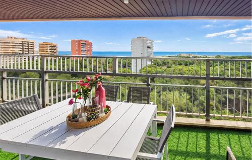 Lovely Apartment In Valencia With House Sea View