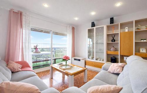 Lovely Apartment In Valencia With House Sea View