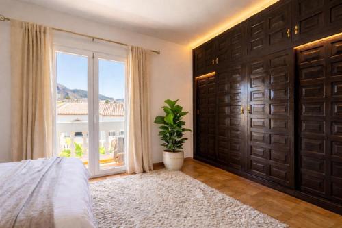 Casa Lavanda - Holiday Home with Sea Views, Private Terrace & Pool
