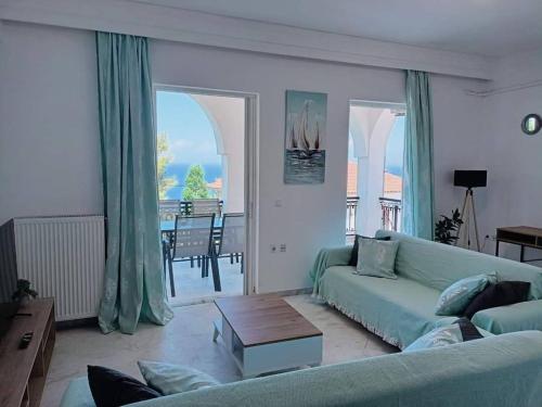 Levante Breeze