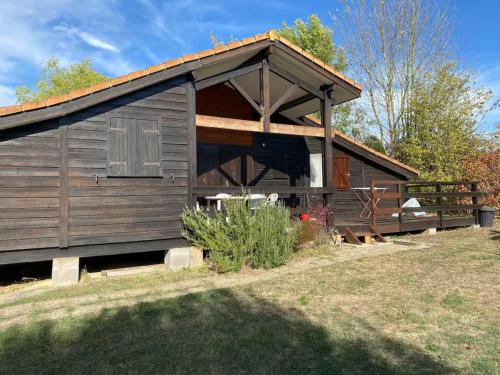 Clădirea în care este situat/ăcampingul