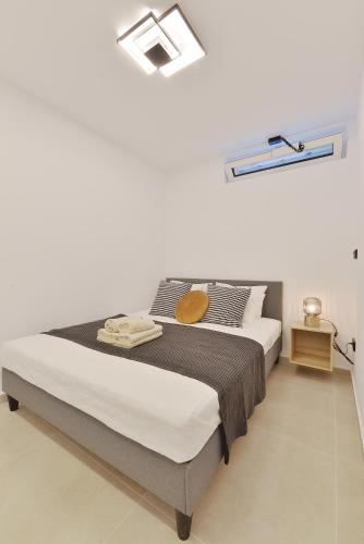 Phaedrus Living Central Athens Flat Skoufa