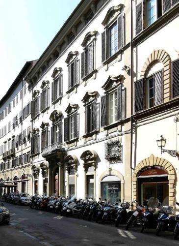Elegant 2BR Apartment 2 Bathrooms Sleeps 6