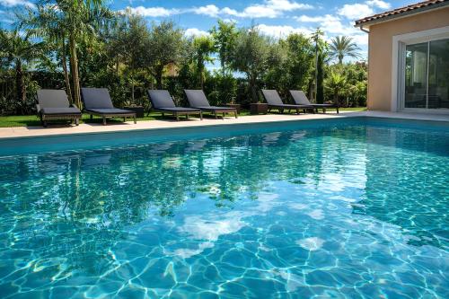 Villa Giovanna à Saint-Raphaël avec piscine chauffée