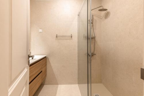 PN Modern & Tastefully Renovated - 3BR Apartment in the Heart of Lisbon