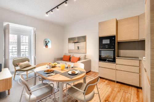PN Modern & Tastefully Renovated - 3BR Apartment in the Heart of Lisbon