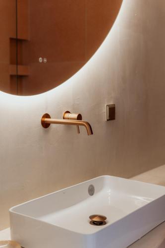 Eridanus Ceramis Suites