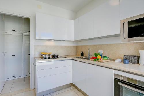 Il Parco Exclusive - Apartment with Balcony & Views - Happy Rentals