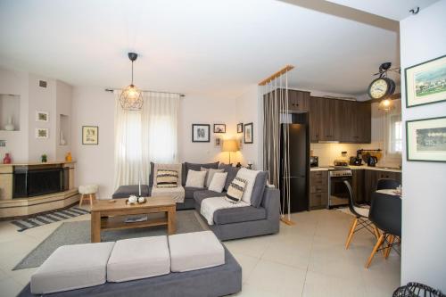 Nicki's cozy apartment!