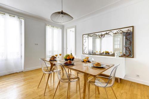 BnBNova - 3BR 2BA - Champs-Élysées & Arc de Triomphe