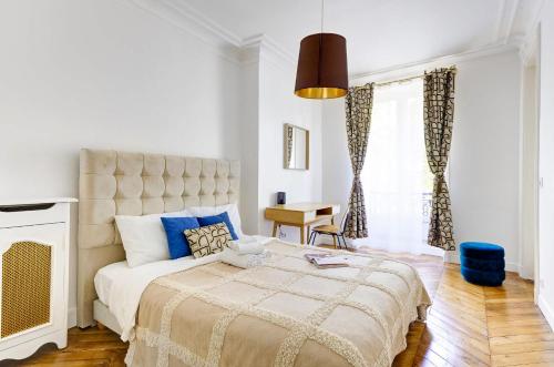 BnBNova - 3BR 2BA - Champs-Élysées & Arc de Triomphe