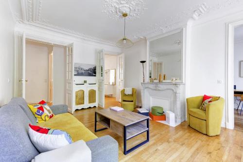 BnBNova - 3BR 2BA - Champs-Élysées & Arc de Triomphe