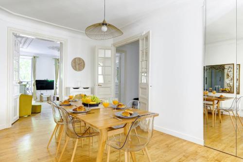 BnBNova - 3BR 2BA - Champs-Élysées & Arc de Triomphe