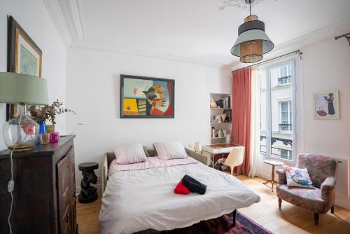 Typical Appartement Pigalle & Opera on foot Elevator