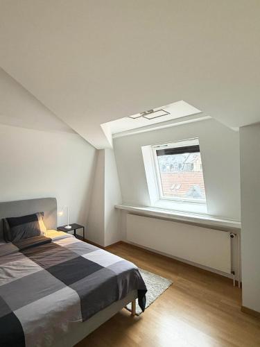 Quiet City Apartment near Lake & Opera