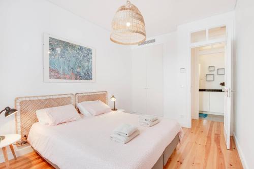 Cascais centre, bright 70m2 apartment T2, perfect location