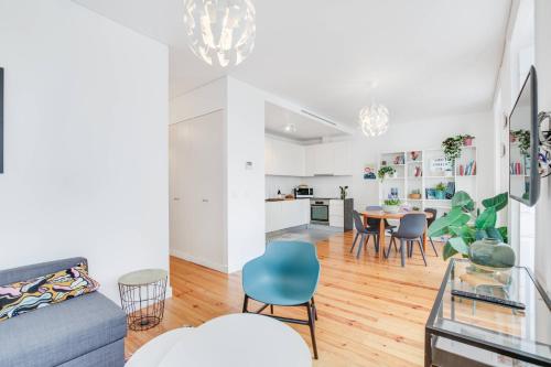 Cascais centre, bright 70m2 apartment T2, perfect location