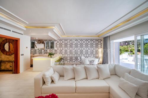 El Embrujo Banus - Puerto Banus