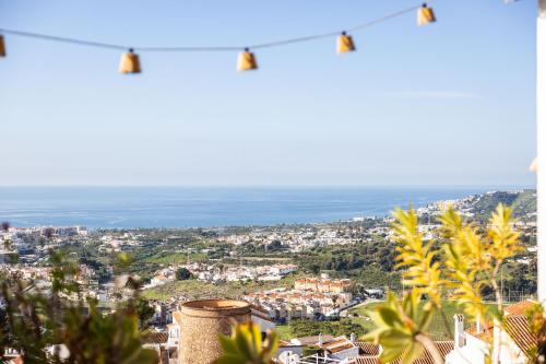 Apartment with Sea Views, Terrace & Pool, Nerja