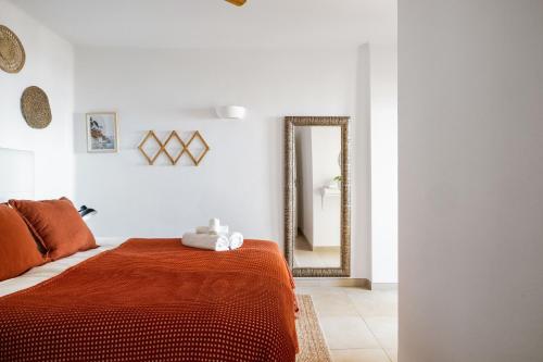 Apartment with Sea Views, Terrace & Pool, Nerja