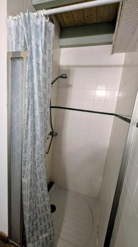 Basse roche tesisinde bir banyo