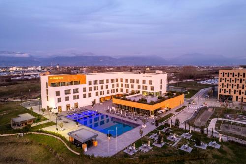mk hotel tirana — Pool view