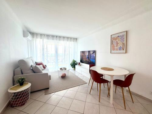 Magnifique 2P-Front de Mer-Garage-Juan les Pins