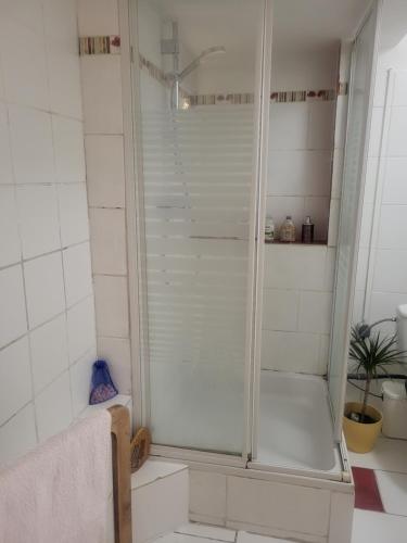 FLAIR of HOLIDAY SISSIS near SCHÖNBRUNN City Metro 3 4 busses 51a 48a kids pets WELCOME