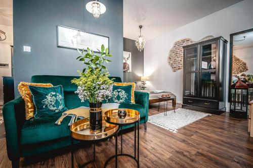 Emerald Crown Apartment