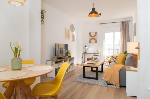 C21 Trendy 2 Bdr & Parking downtown