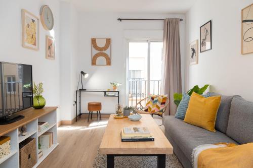 C21 Trendy 2 Bdr & Parking downtown