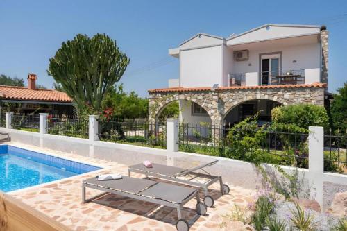 Villa Elysian Private pool & garden view