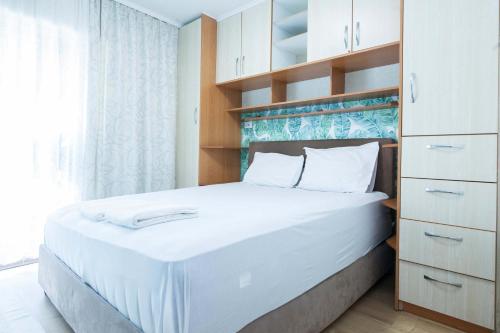 Glifada Athens Riviera Modern 1 Bd Apt w Parking