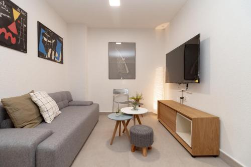 C23 Lovely 4 Bedroom close to Maria Zambrano