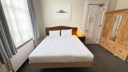 Brighton House photo 18