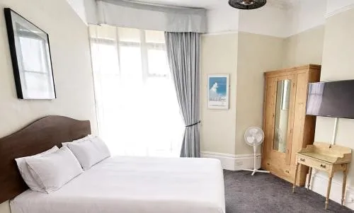 Brighton House photo 12