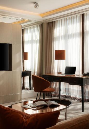 The Athenaeum Hotel & Residences photo 87