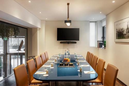 The Athenaeum Hotel & Residences photo 84
