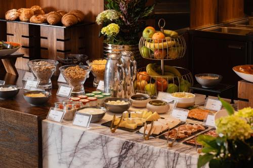 The Athenaeum Hotel & Residences photo 43