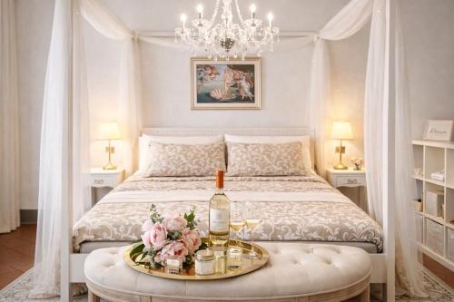 Amazing Grand Premium Apartment next to the Duomo, 2 Bedrooms, 2 Bathrooms, ideal for 2-8 guests, family and friends