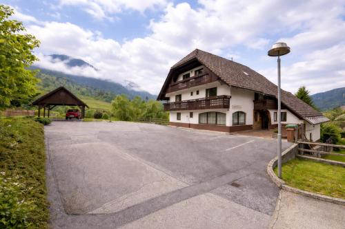 Apartments Bor