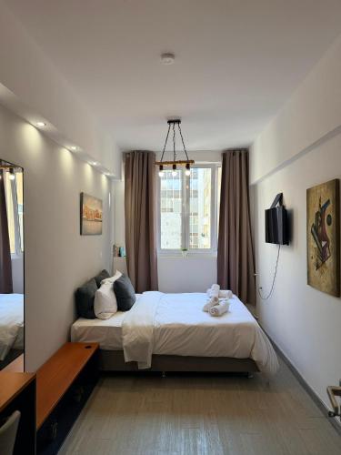 Aiolou street rooms 2& apartments