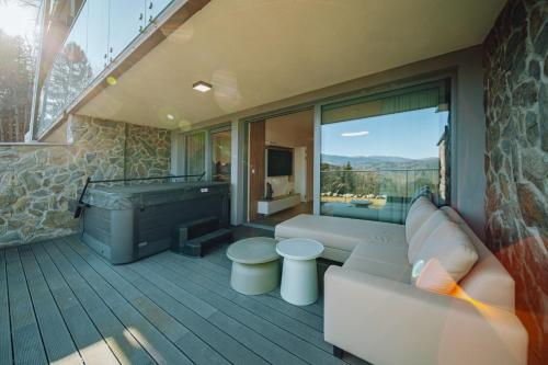 Apartament Silence Krass Resort z Prywatnym Jackuzi