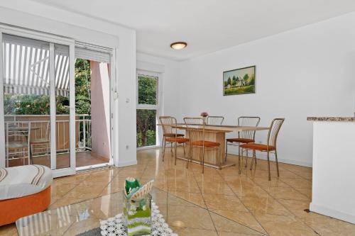 Apartment Mirna by Rent Istria
