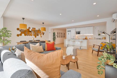 C26 Gorgeous 4 bdrm Apartament in Plaza Uncibay