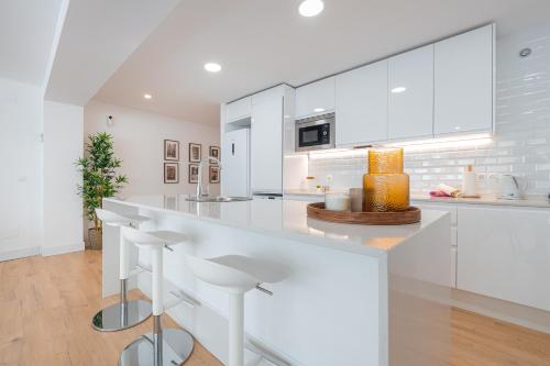 C26 Gorgeous 4 bdrm Apartament in Plaza Uncibay