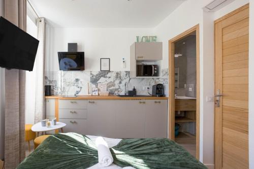 Majopi 6 - Central, AC, close to Palais & beaches