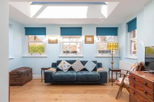 Charming Garden Cottage in Rottingdean Village photo 1
