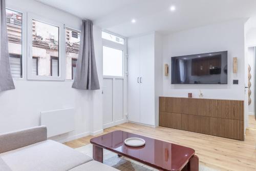 Stylish 4 stars Apartment near Montmartre & Metro