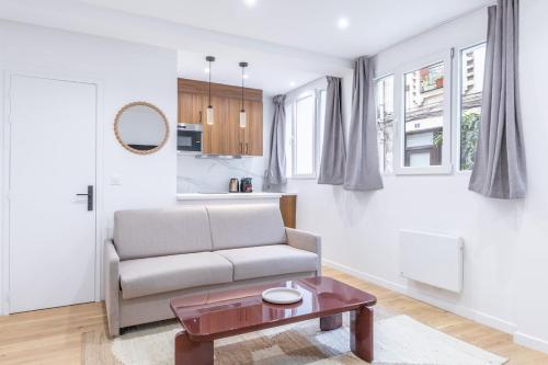 Stylish 4 stars Apartment near Montmartre & Metro